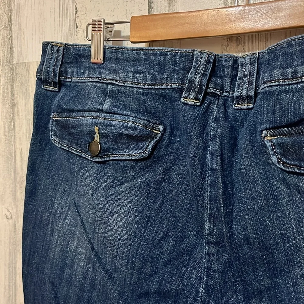 D2- Size 16 - Liz Claiborne Dark jean shorts classic fit stretchy pockets